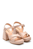 Kadın Casual Platform Topuklu Deri Sandalet | Derimod Kadın Casual Platform Topuklu Deri Sandalet | Derimod