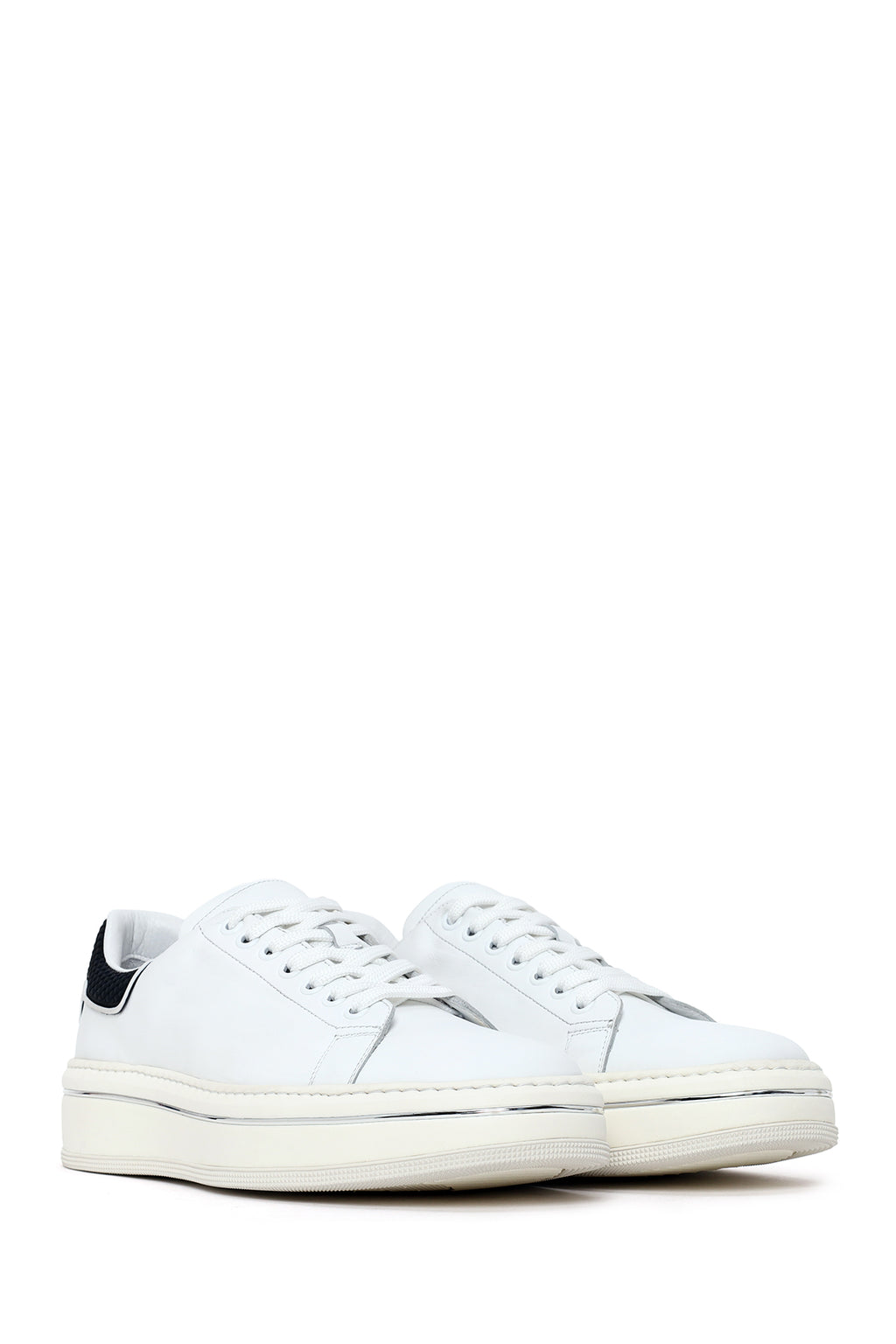 Erkek Beyaz Bağcıklı Kalın Tabanlı Deri Sneaker