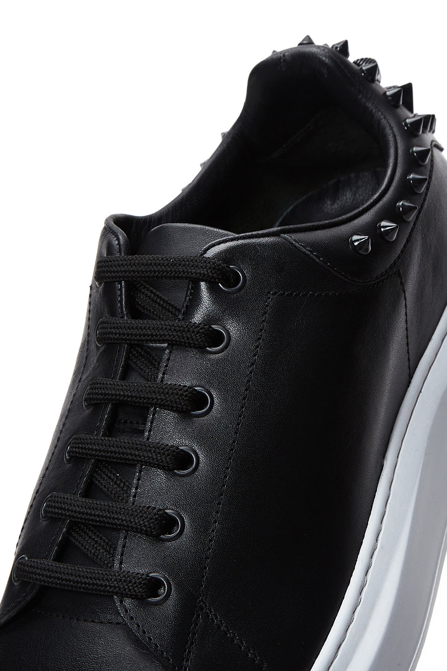 Erkek Siyah Deri Zımba Detaylı Kalın Tabanlı Sneaker