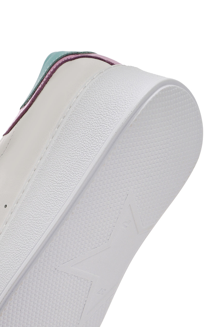 Kadın Beyaz Bağcıklı Kalın Tabanlı Deri Sneaker