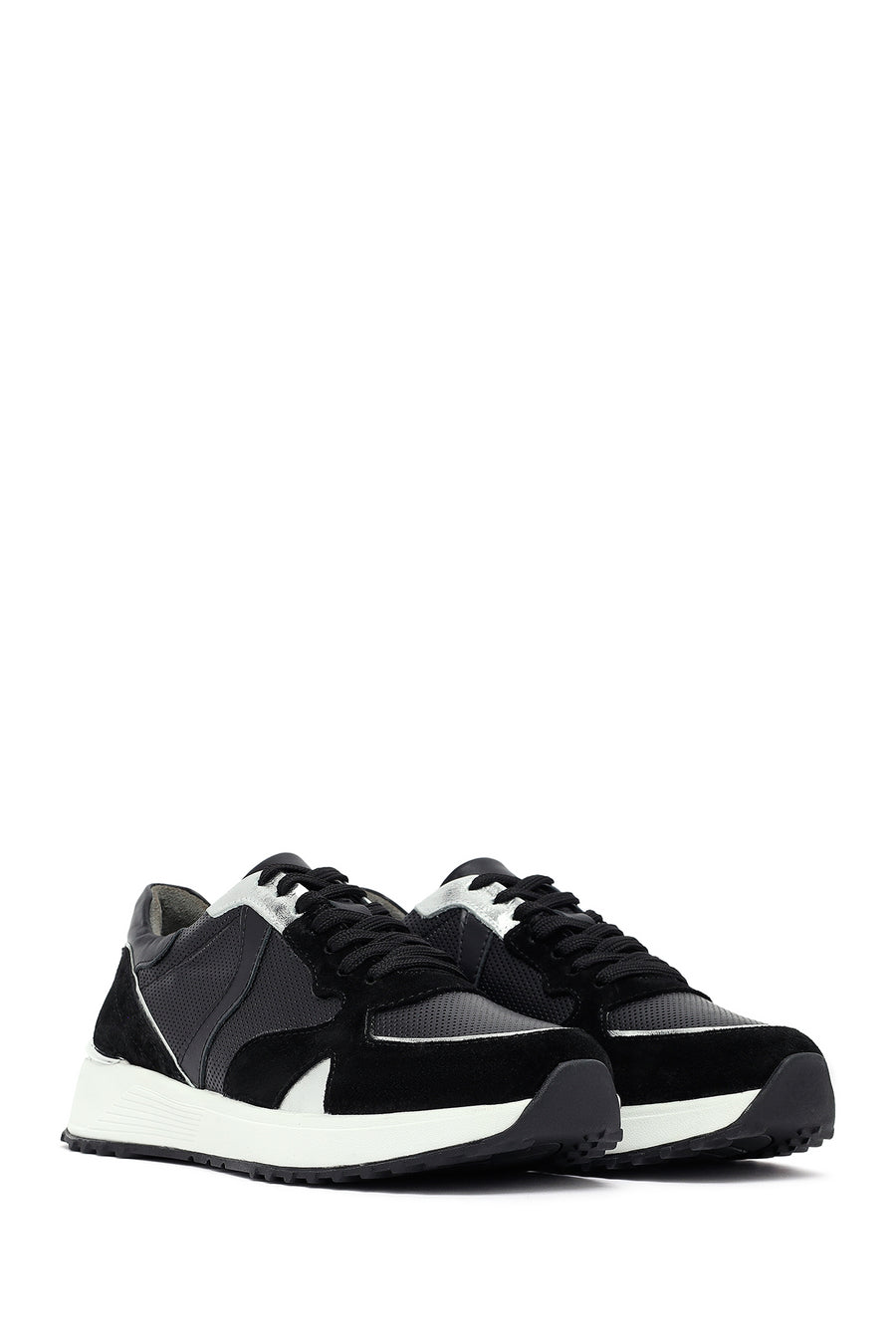 Kadın Siyah Bağcıklı Kalın Tabanlı Deri Sneaker