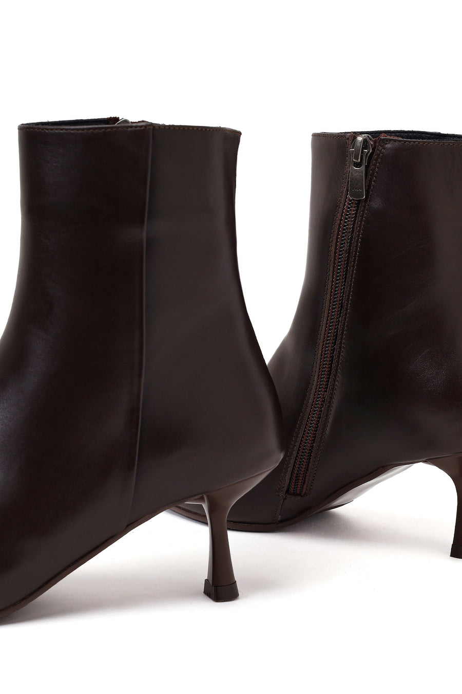 Woman Brown Zip Closure Thin High-Heel Leather Boots