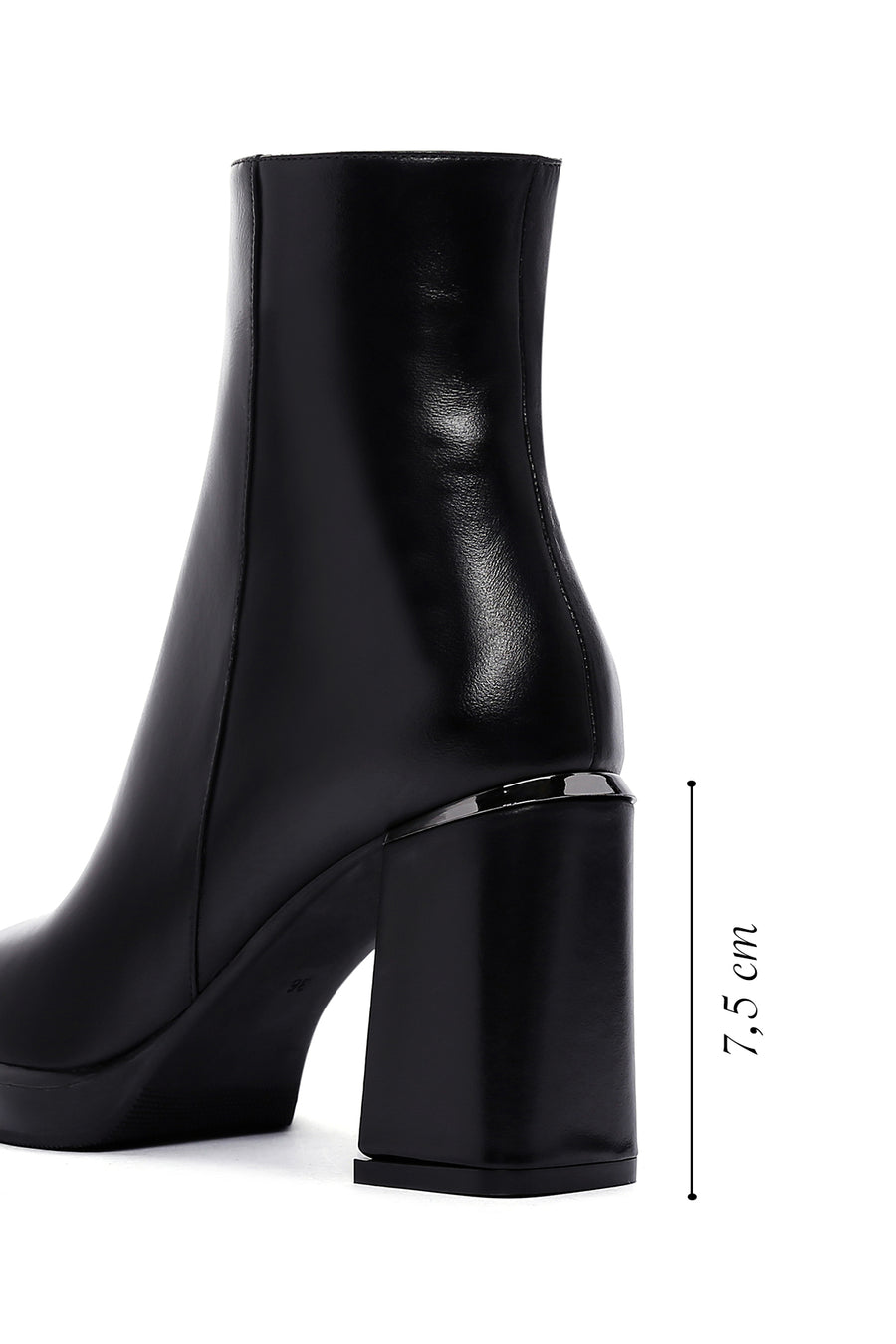 Woman Black Zip Closure Thick-Heeled Leather Boots