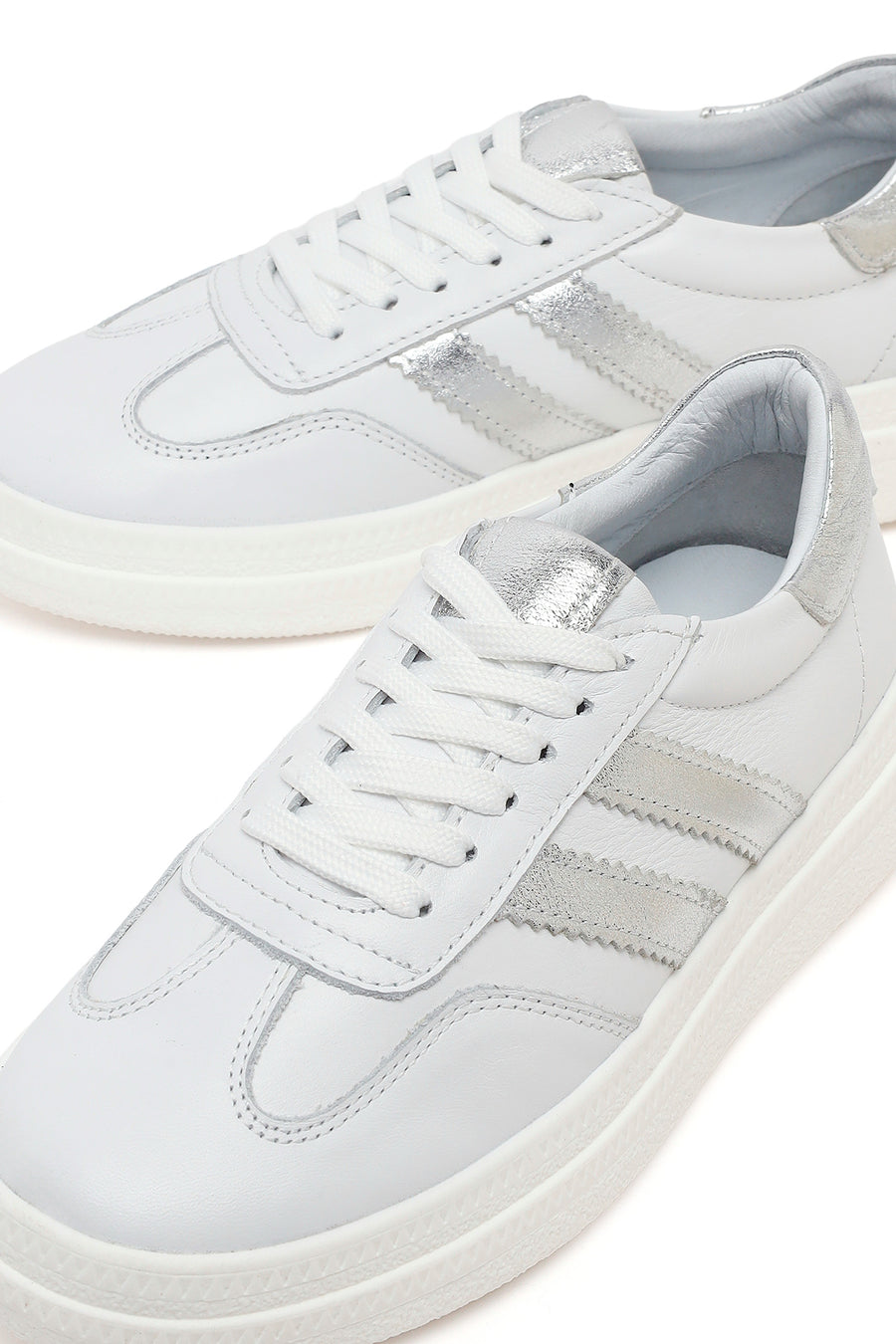 Kadın Beyaz Bağcıklı Deri Sneaker
