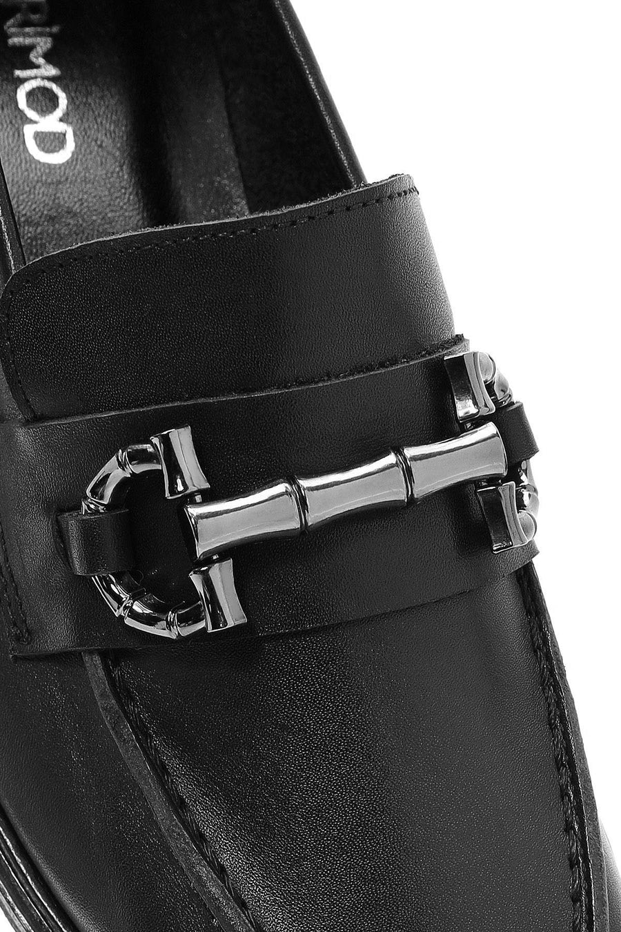Kadın Siyah Tokalı Deri Maskülen Loafer