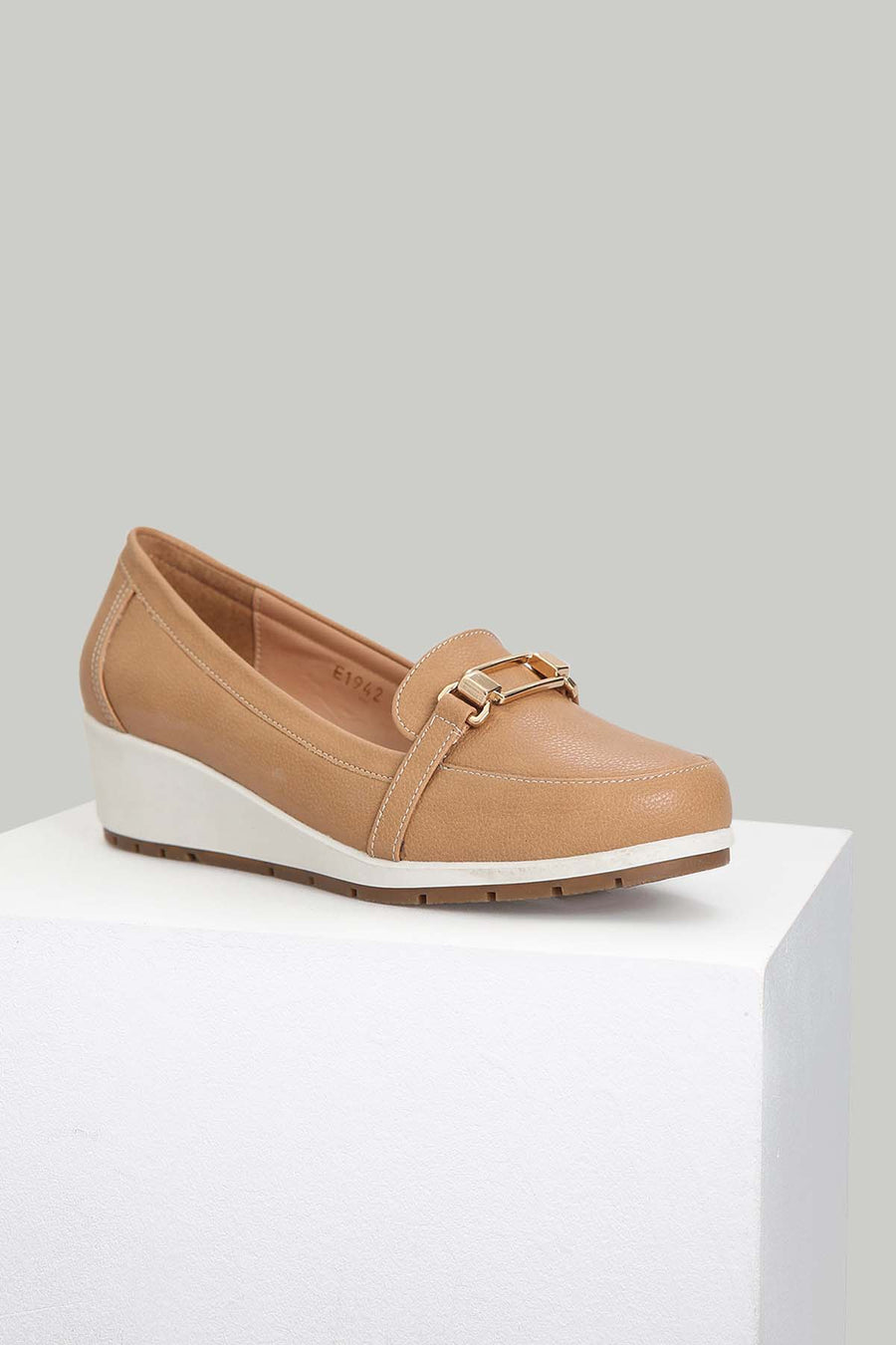 Dolgu Topuklu Kahverengi Kadın Deri Loafer 18SFE1942FT | Derimod
