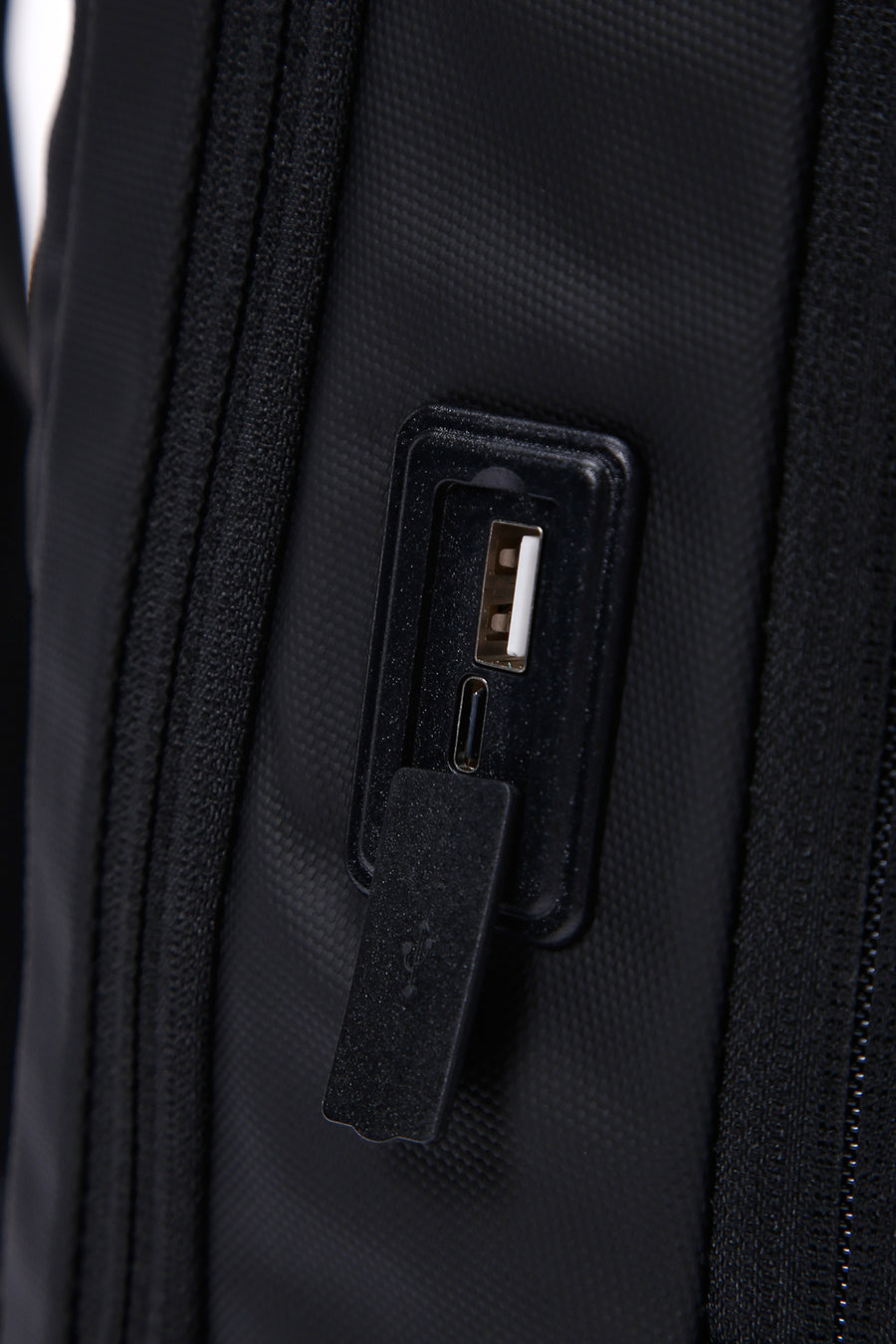 D-Pack Unisex Siyah Teknolojik Hardcase Sırt Çantası