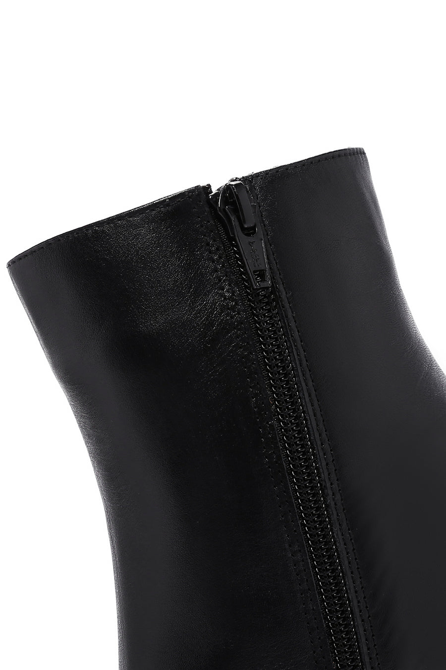 Women's Black Heeled Zippered Leather Boots