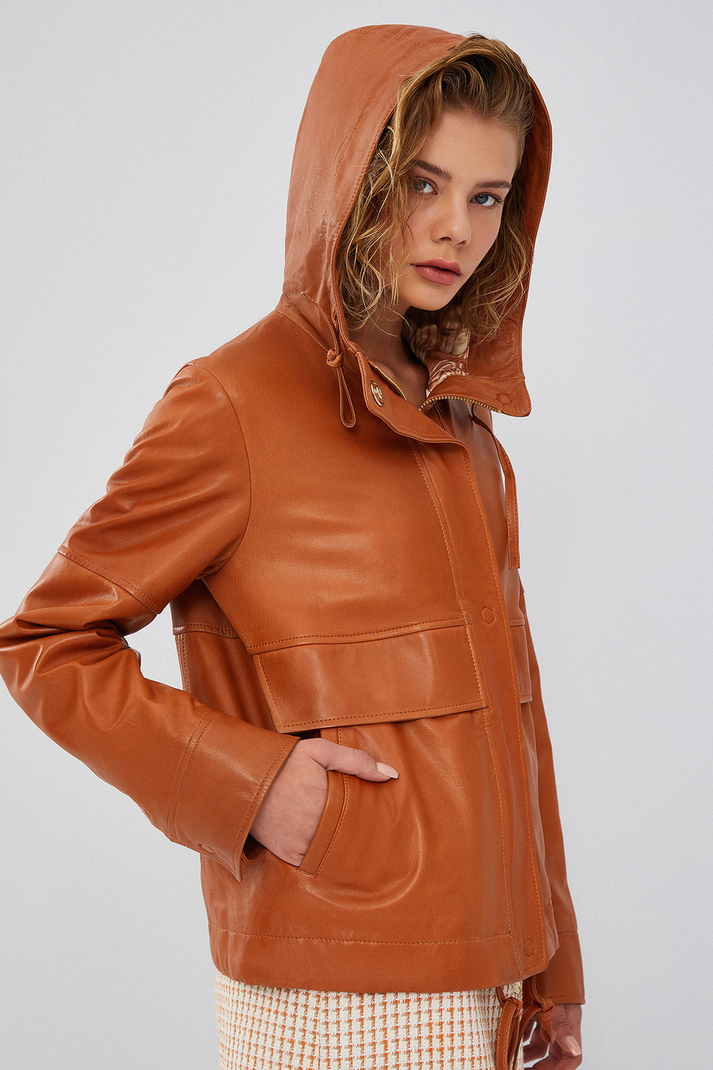 Shelly Kadın Turuncu Oversize Kapüşonlu Deri Ceket