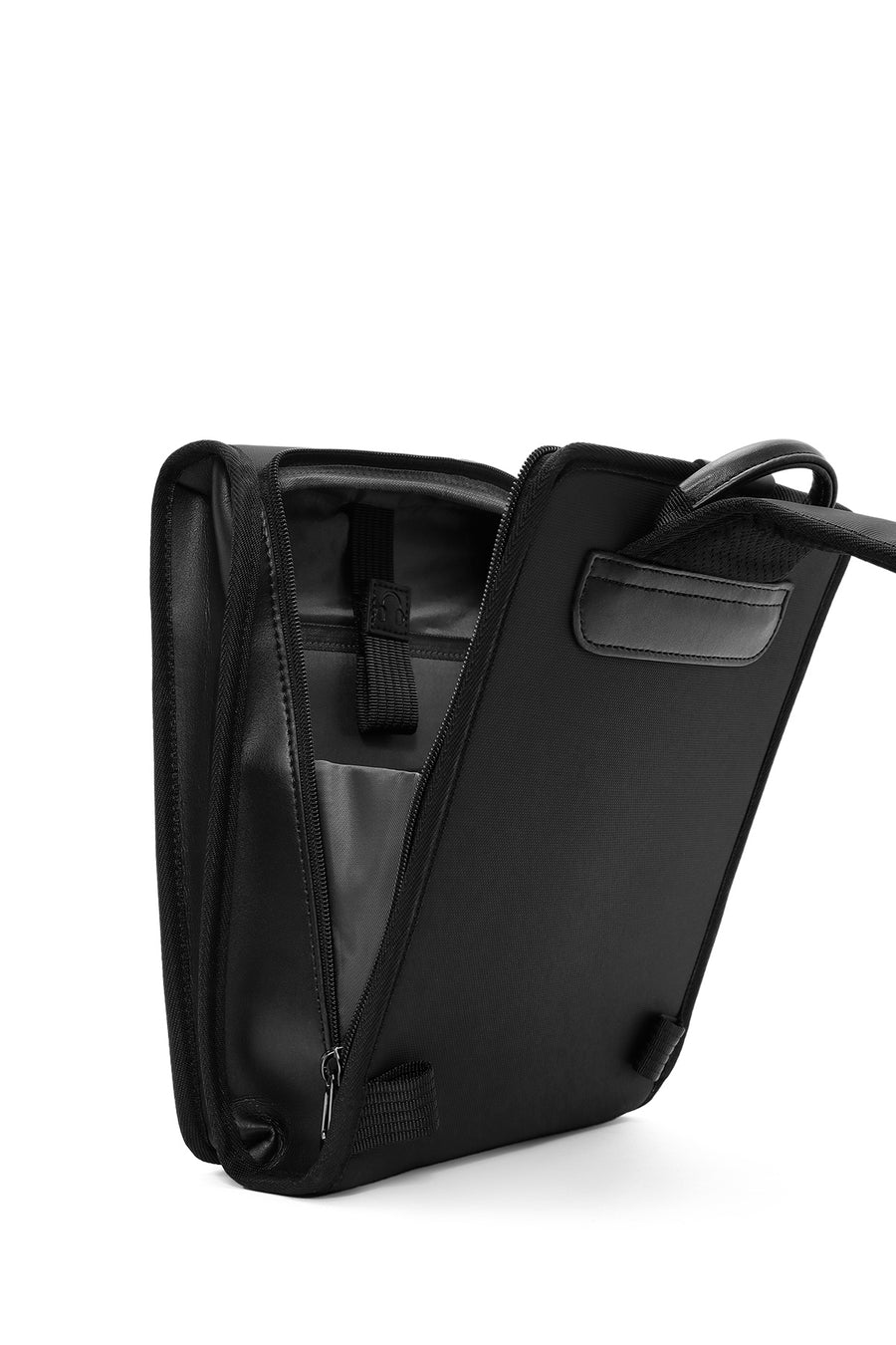D-Pack Unisex Black Crossbody Bag