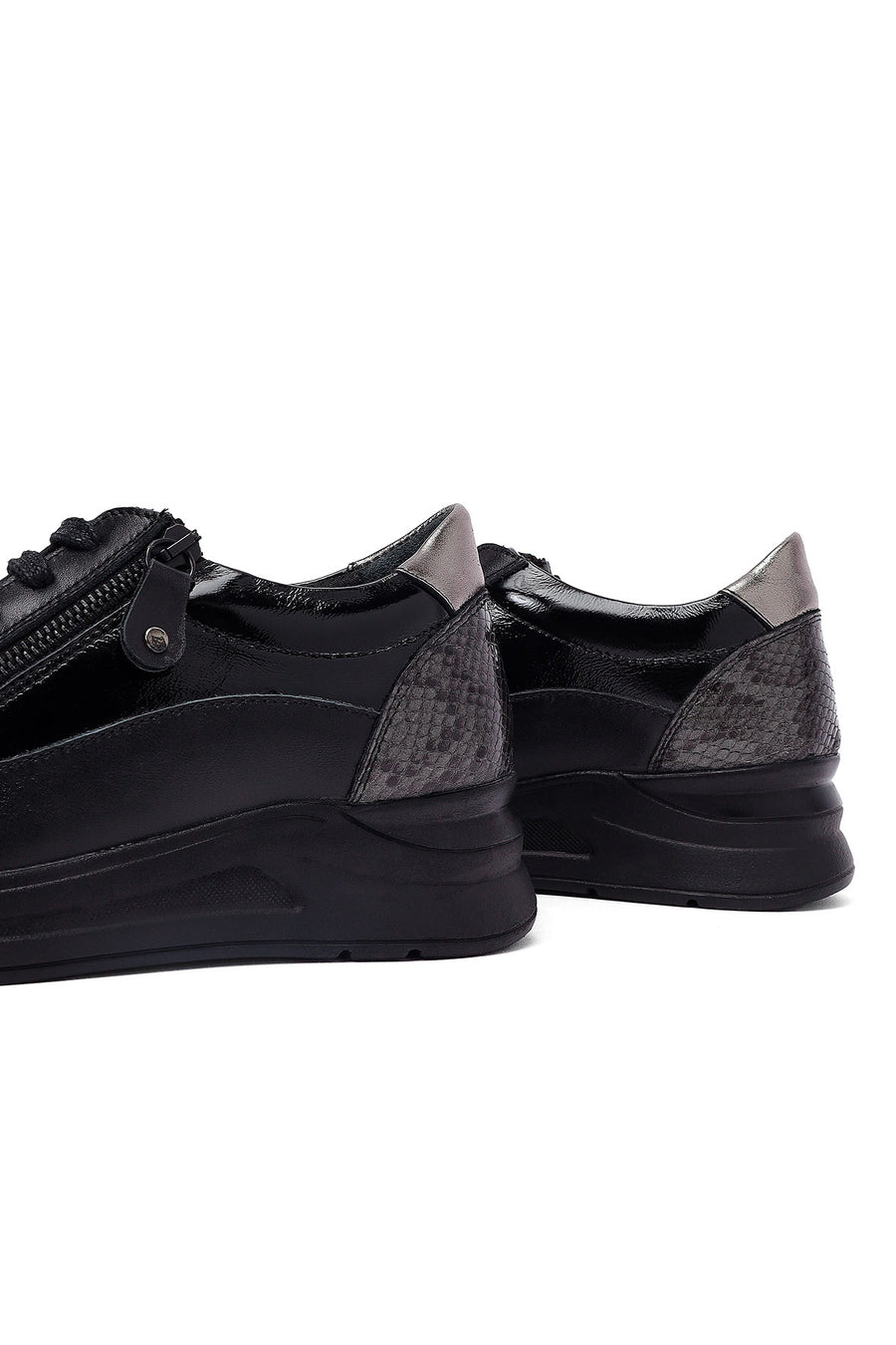 Women's Black Lace-Up Thick-Soled Leather Sneaker