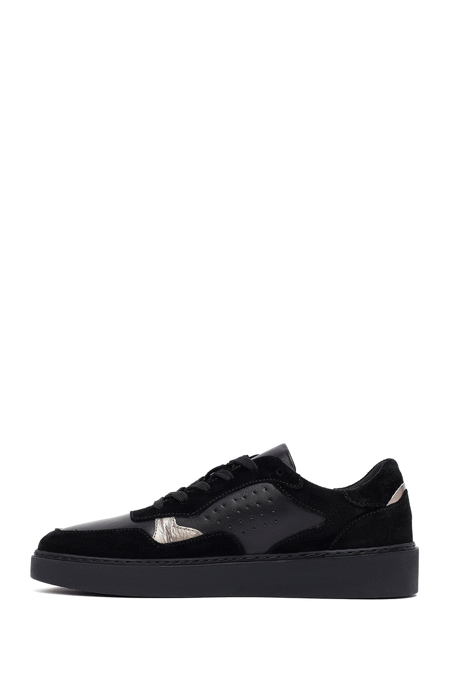 Woman Black Laced Leather Sneakers