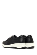 Kadın Siyah Bağcıklı Kalın Tabanlı Deri Sneaker | Derimod