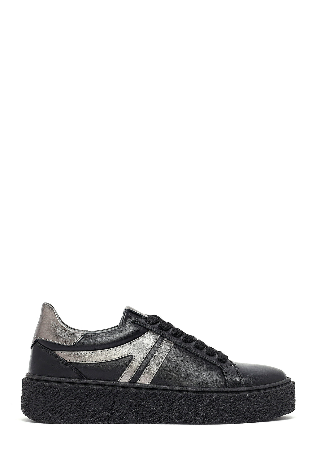 Kadın Siyah Bağcıklı Kalın Tabanlı Deri Sneaker