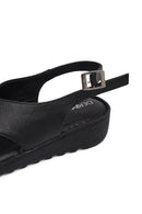 Kadın Siyah Tokalı Deri Comfort Sandalet | Derimod