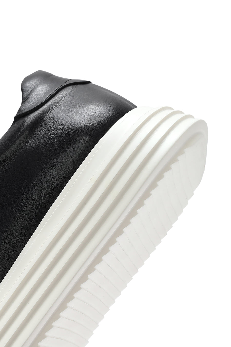 Erkek Siyah Kalın Tabanlı Bağcıklı Deri Sneaker