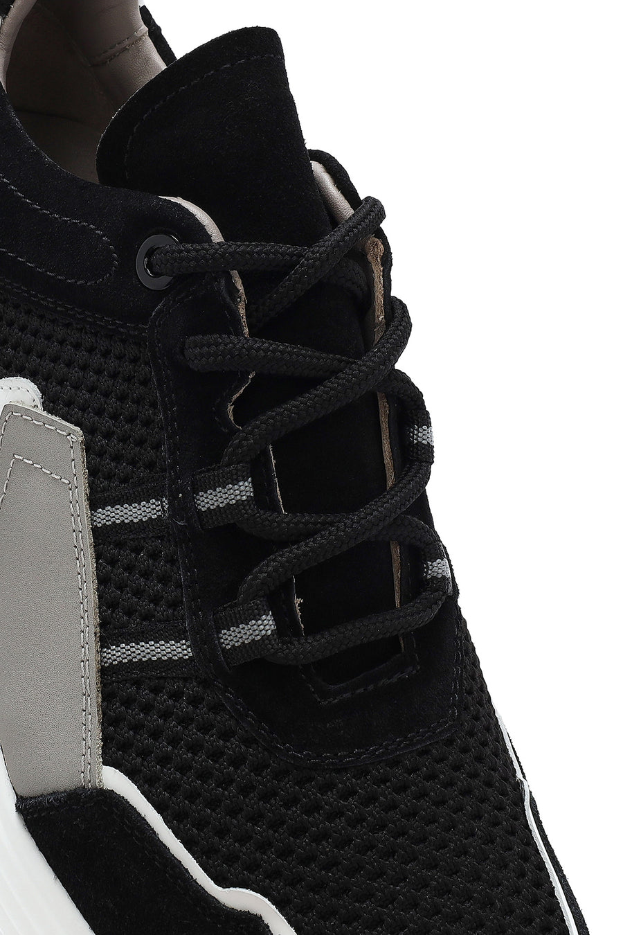 Erkek Siyah Bağcıklı Kalın Tabanlı Deri Sneaker