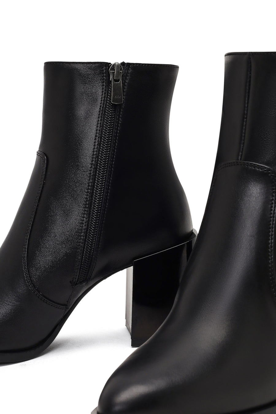 Women's Black Zippered Thick Heeled Leather Boot