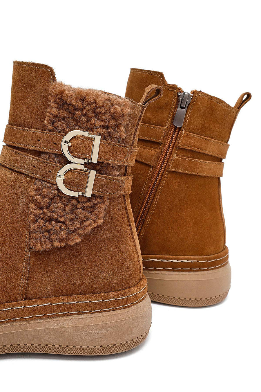 Woman Tan Zippered Suede Leather Teddy Bot