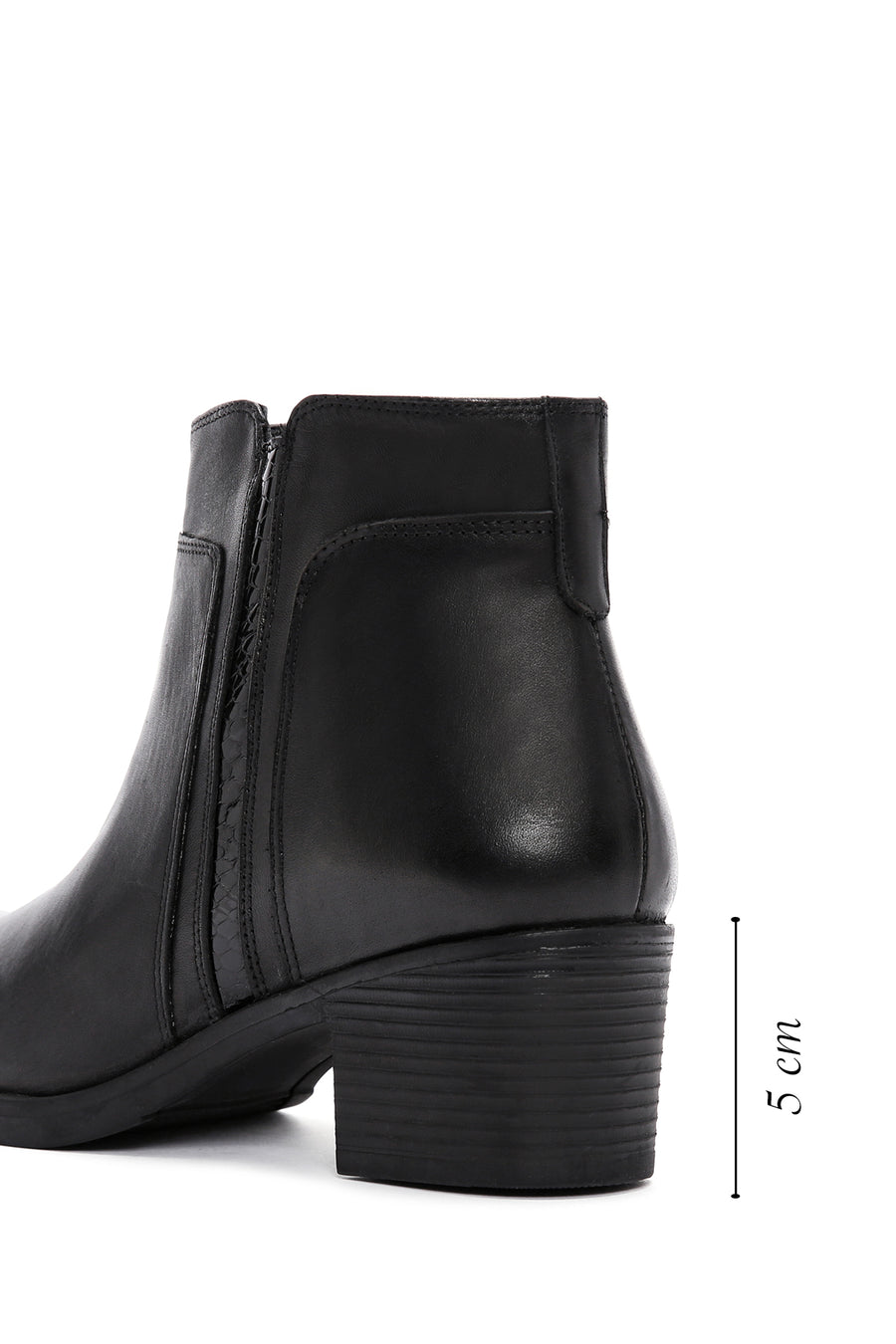 Woman Black Zippered Chunky Heels Leather Boat