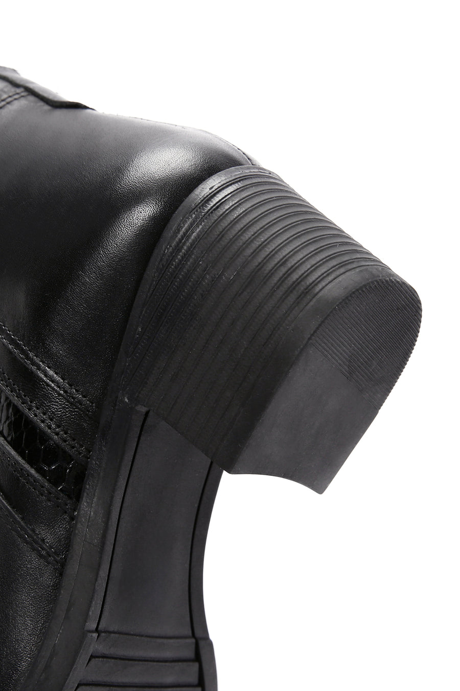 Woman Black Zippered Chunky Heels Leather Boat