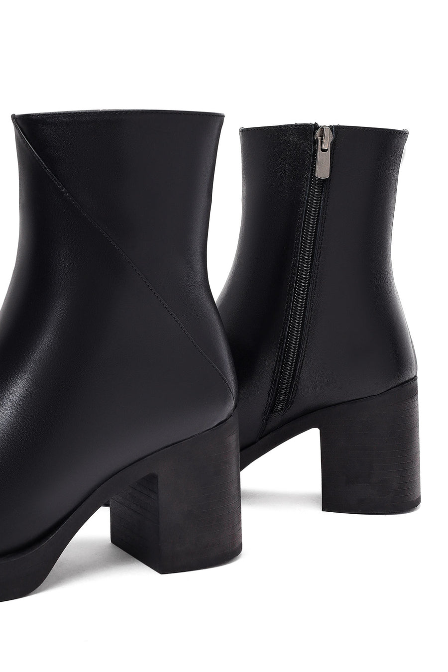 Women's Black Zippered Thick Heeled Leather Boot