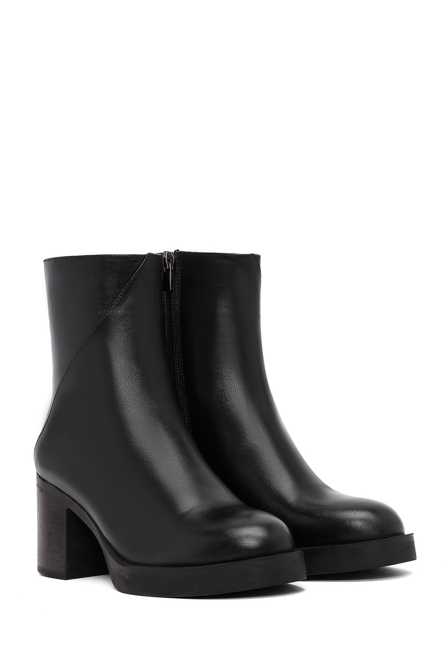 Women's Black Zippered Thick Heeled Leather Boot