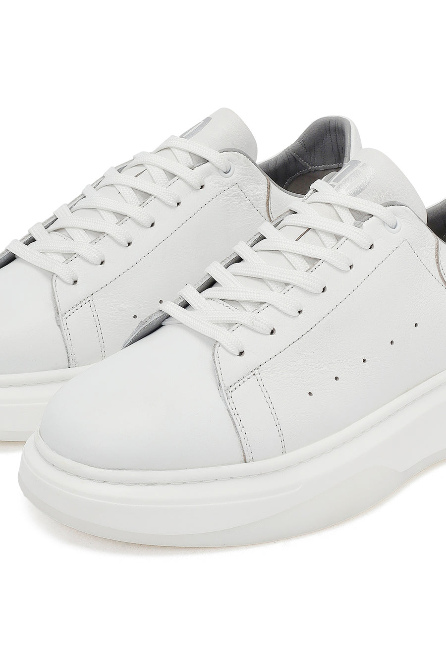 Erkek Beyaz Bağcıklı Kalın Tabanlı Deri Sneaker