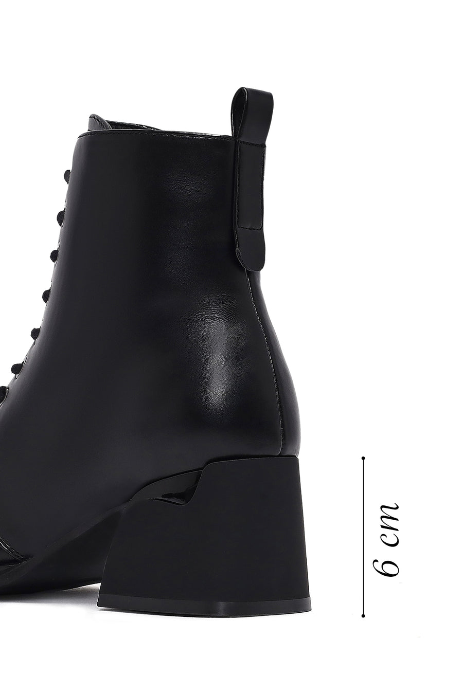 Woman Black Zippered Thick Heel Boots