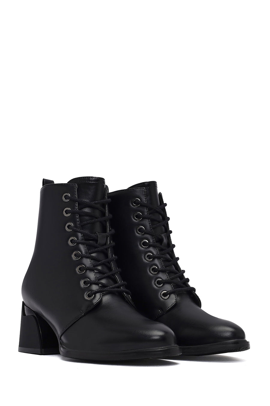 Woman Black Zippered Thick Heel Boots