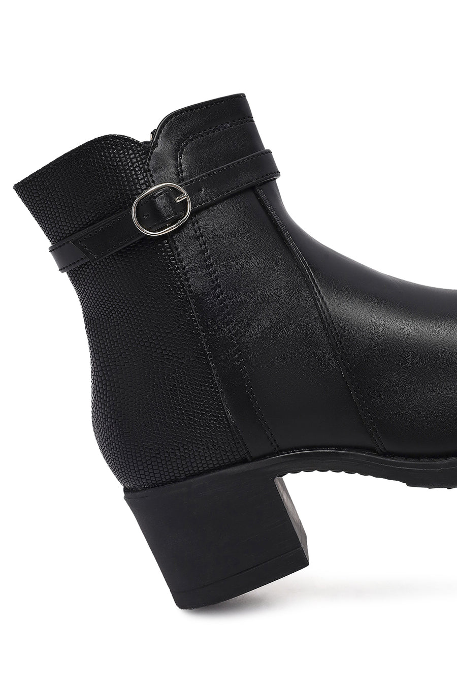 Woman Black Zippered Thick Heel Boots