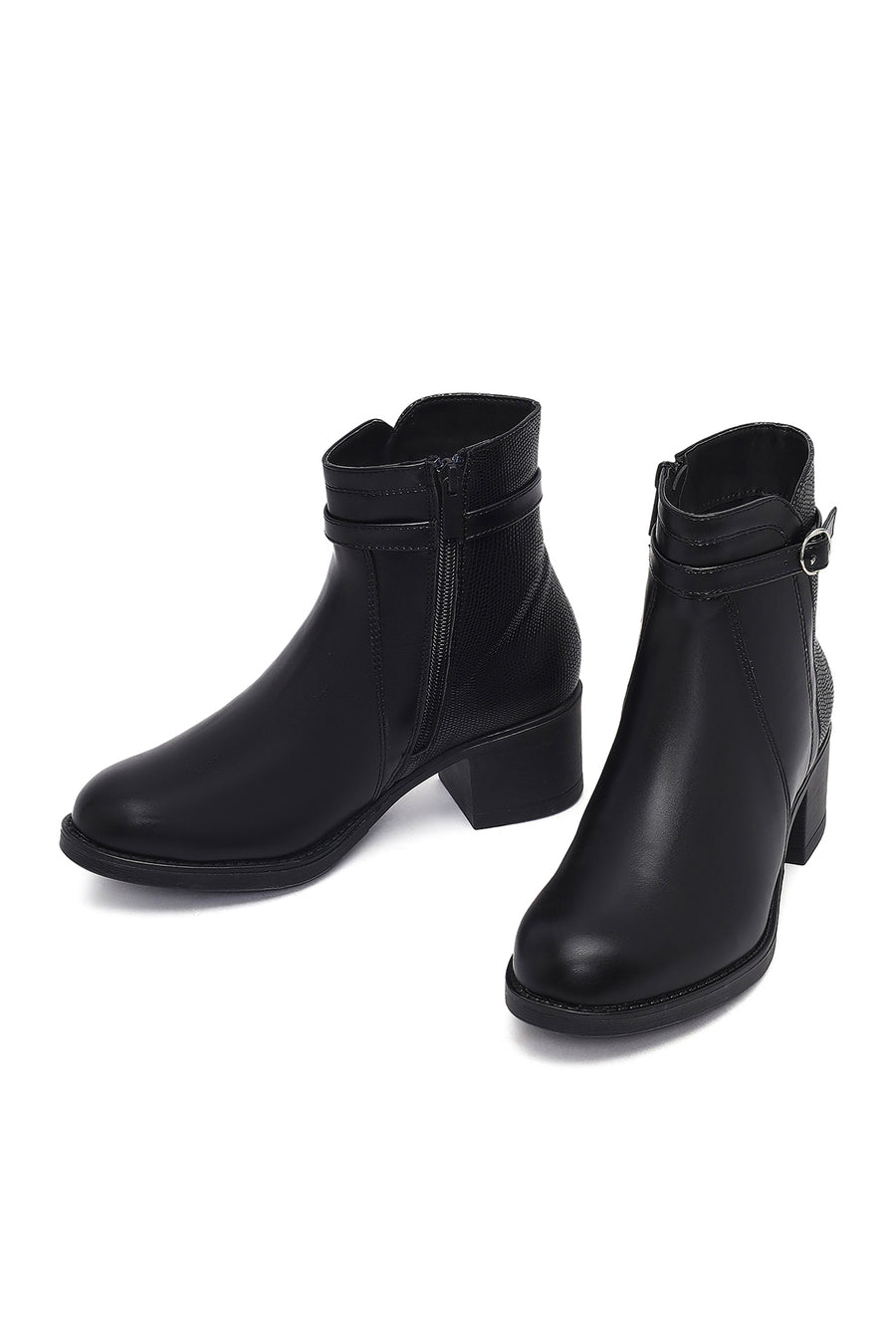 Woman Black Zippered Thick Heel Boots
