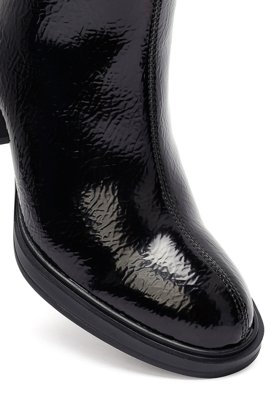 Woman Black Zippered Thick Heel Boots