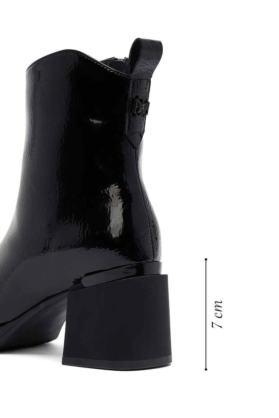 Woman Black Zippered Thick Heel Boots
