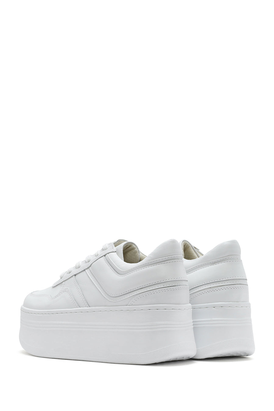 Kadın Beyaz Bağcıklı Kalın Tabanlı Deri Sneaker