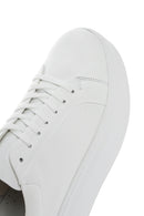Kadın Beyaz Bağcıklı Kalın Tabanlı Deri Sneaker | Derimod