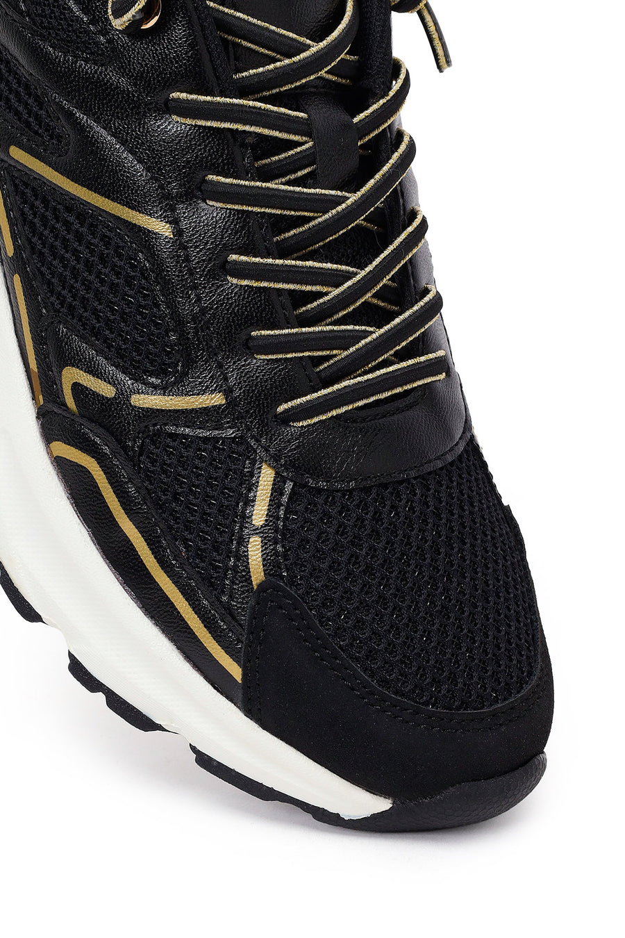 Woman Black Lace-Up Chunky Sneaker