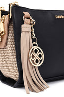 Woman Black Charm Crossbody Bag | Derimod