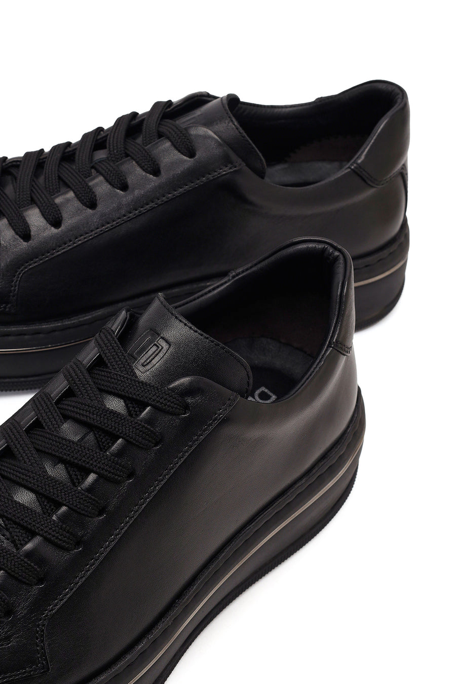 Erkek Siyah Bağcıklı Kalın Tabanlı Deri Sneaker
