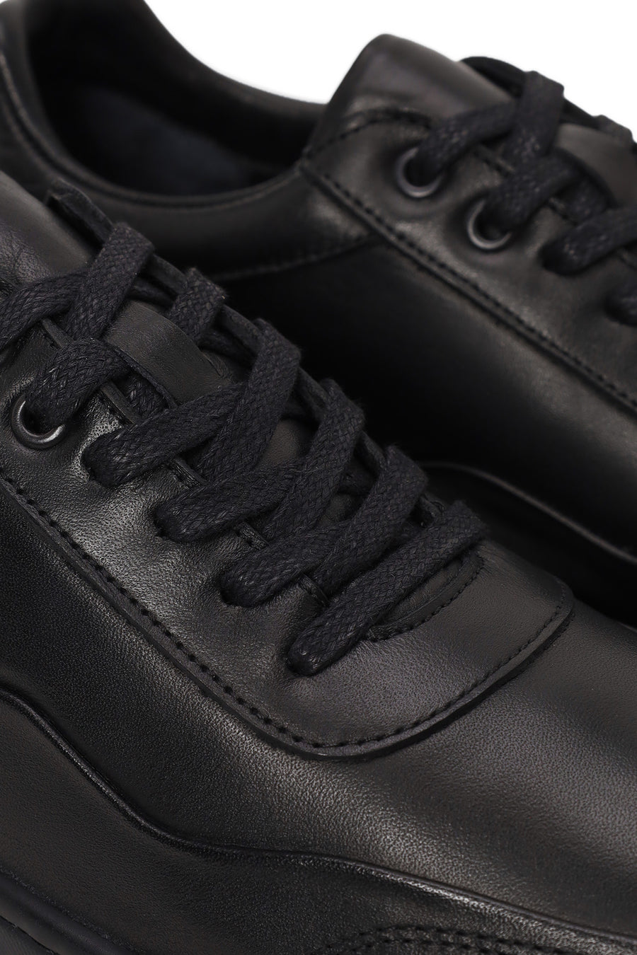 Male Black Lace-Up Thick-Soled Leather Sneaker