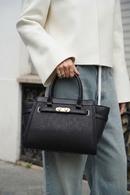 Kadın Siyah Uzun Askılı Klasik Kol Çantası | Derimod