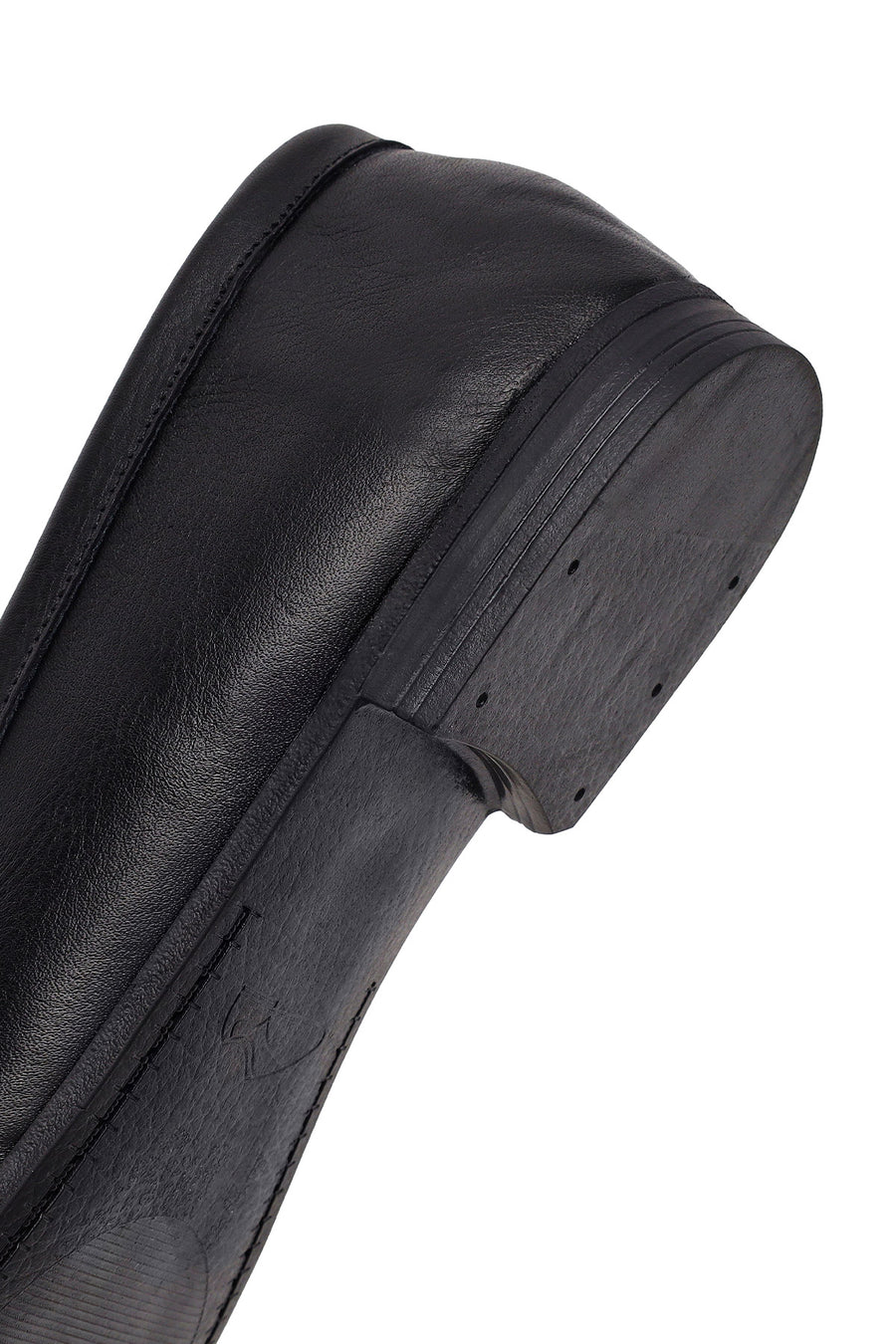 Woman Black Buckled Leather Classic Loafer