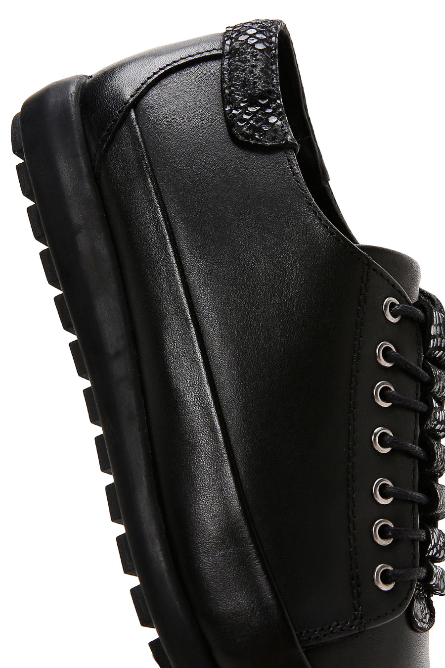 Women's Black Leather Casual Sneaker