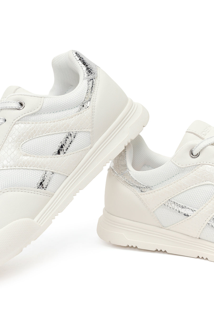 Kadın Beyaz Bağcıklı Sneaker