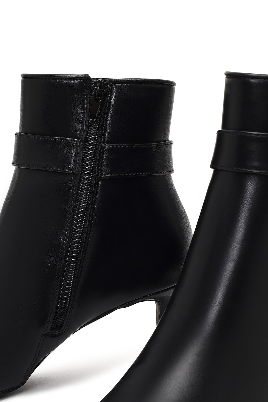 Women's Black Zippered Thin Heeled Boots