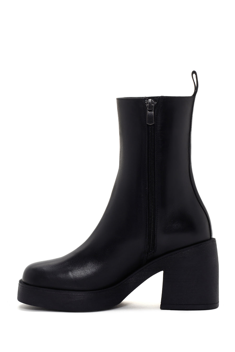 Woman Black Chunky Heeled Zip Closure Leather Boots