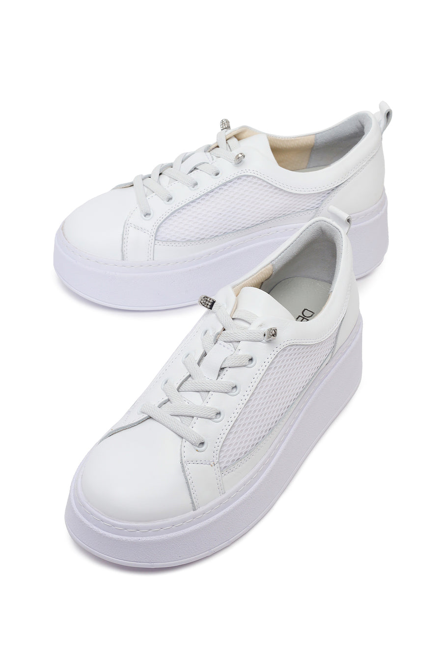 Kadın Beyaz Bağcıklı Kalın Tabanlı Deri Sneaker