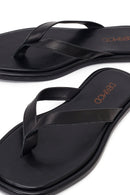 Woman Black Leather Flip-Flops | Derimod