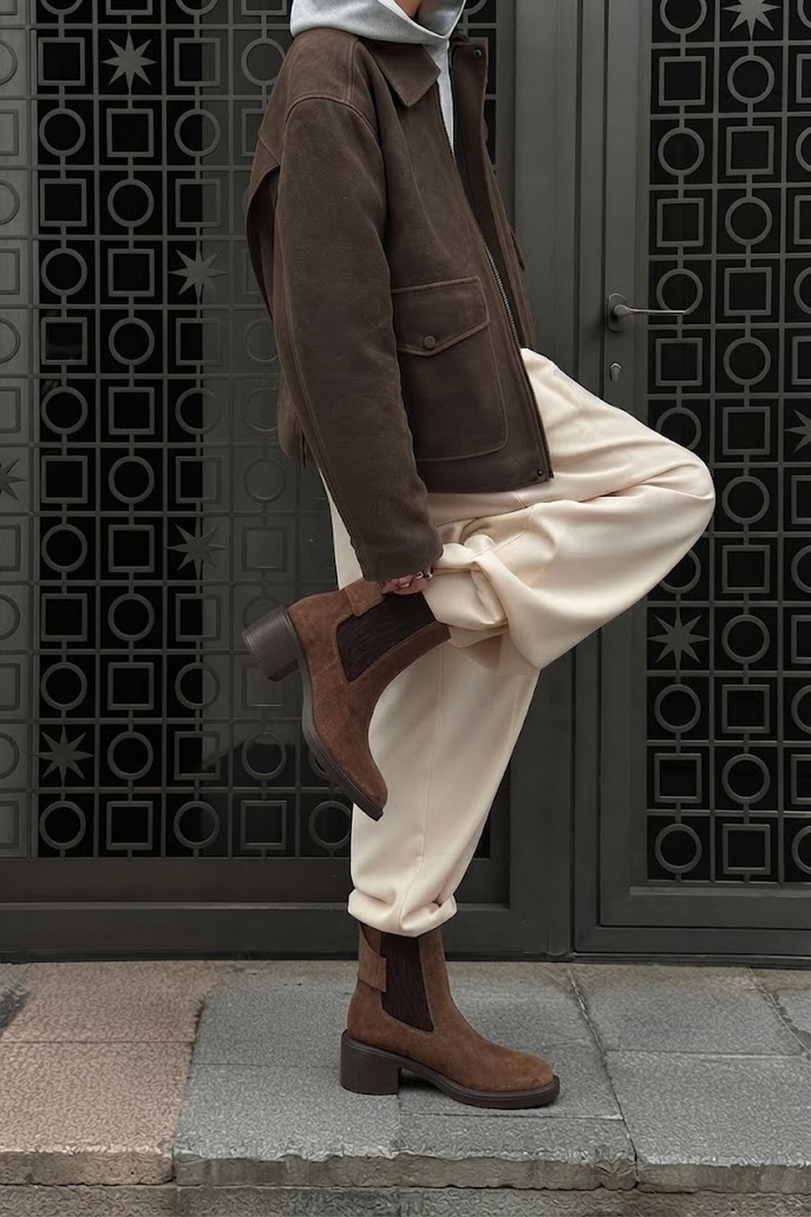Woman Mink Thick-Heeled Suede Chelsea Boots