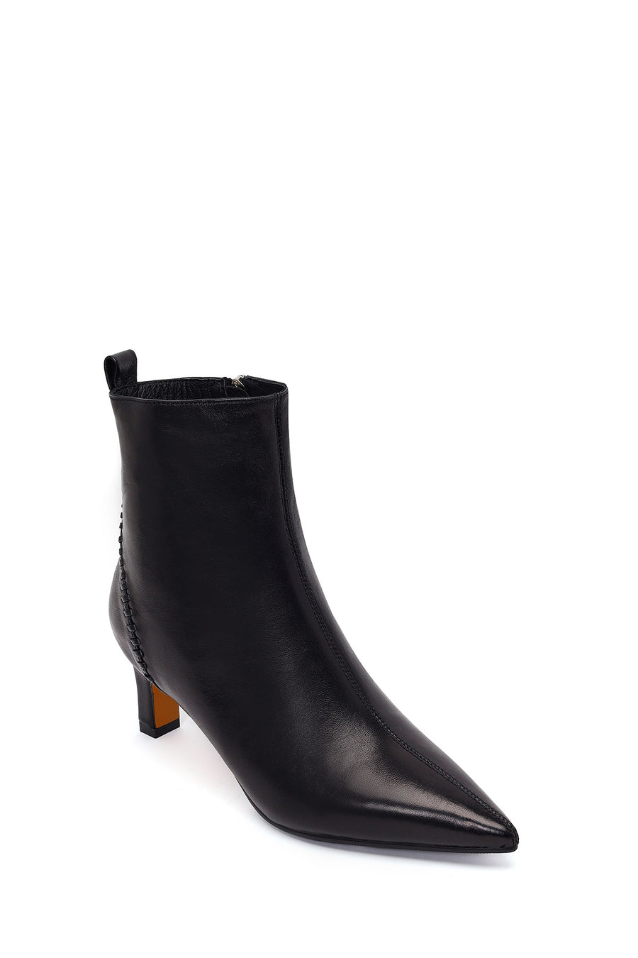 Woman Black Short-Heeled Zip Closure Leather Boots